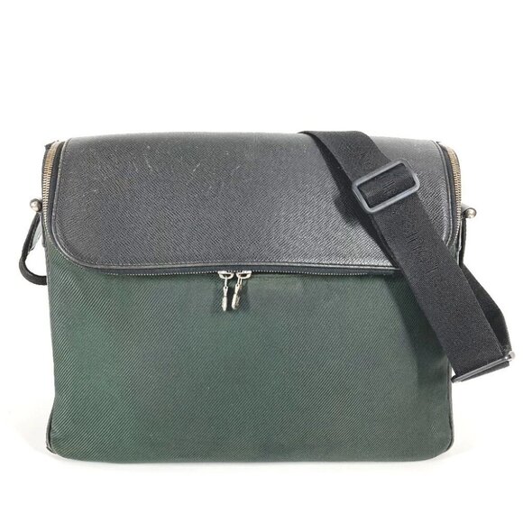 LOUIS VUITTON Taiga Messenger Crossbody 2WAY Bag Hand Bag Shoulder Bag - Picture 1 of 15